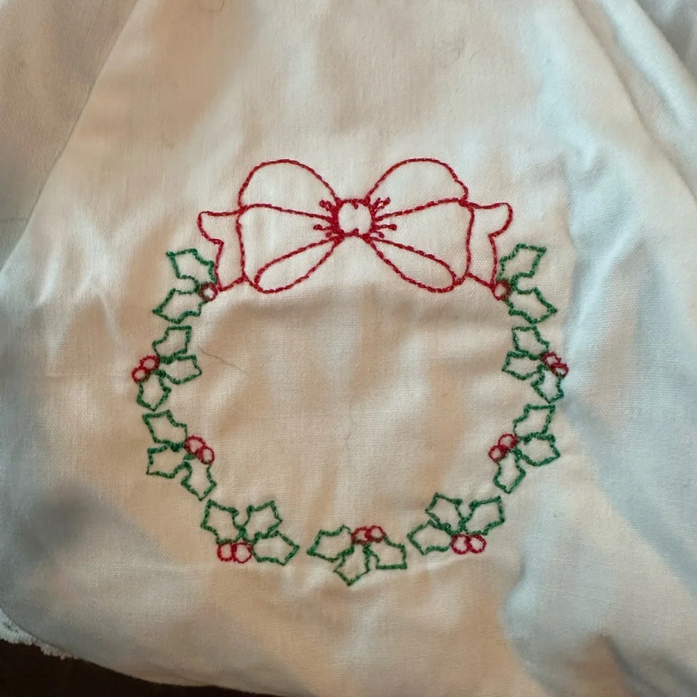 Bloomers diaper cover, white with embroidered wreath